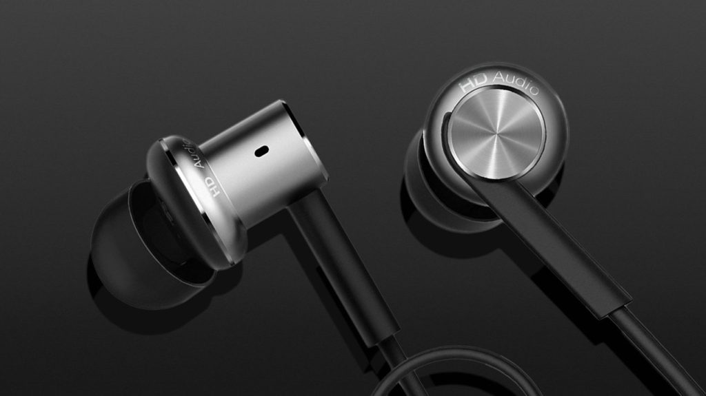 Наушники xiaomi анимация. Xiaomi mi in-Ear Headphones Pro. Xiaomi Piston 4. Xiaomi mi in Ear.